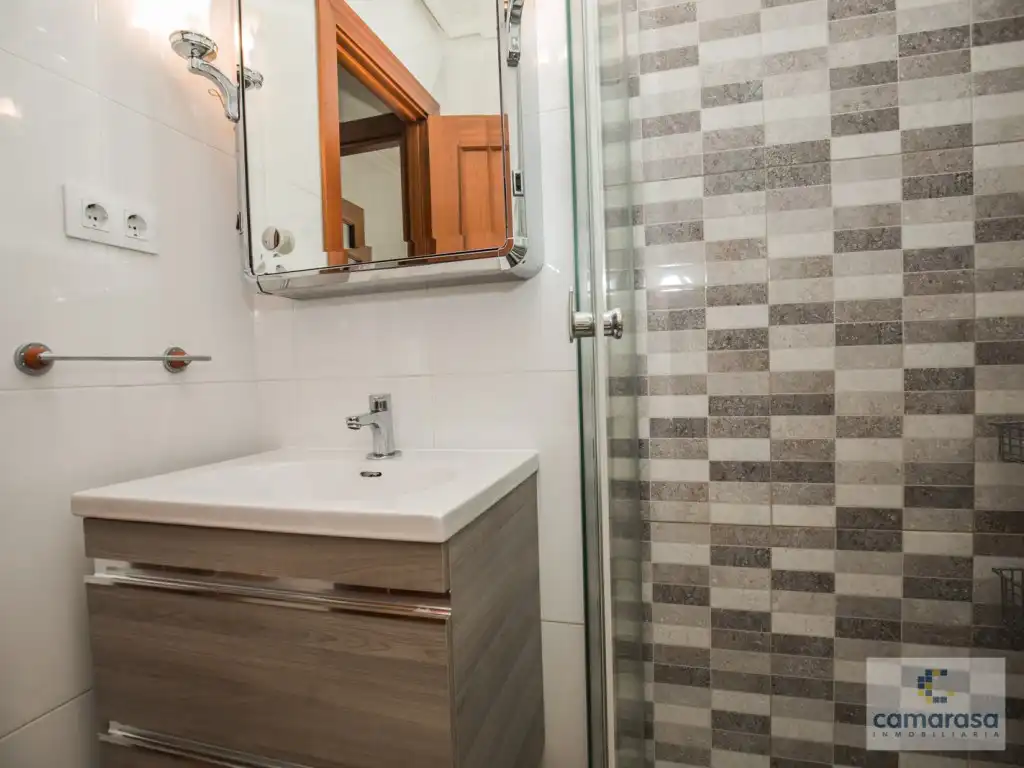 Badezimmer von Wohnung zur Miete in Ávila mit Heizung und Möbliert