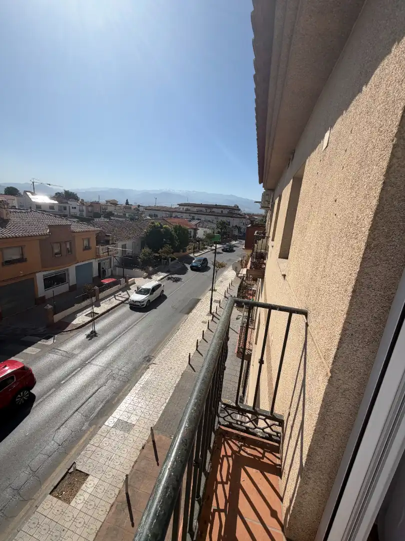 Vista exterior de Apartament de lloguer en Cúllar Vega amb Moblat, Rentadora i Microones