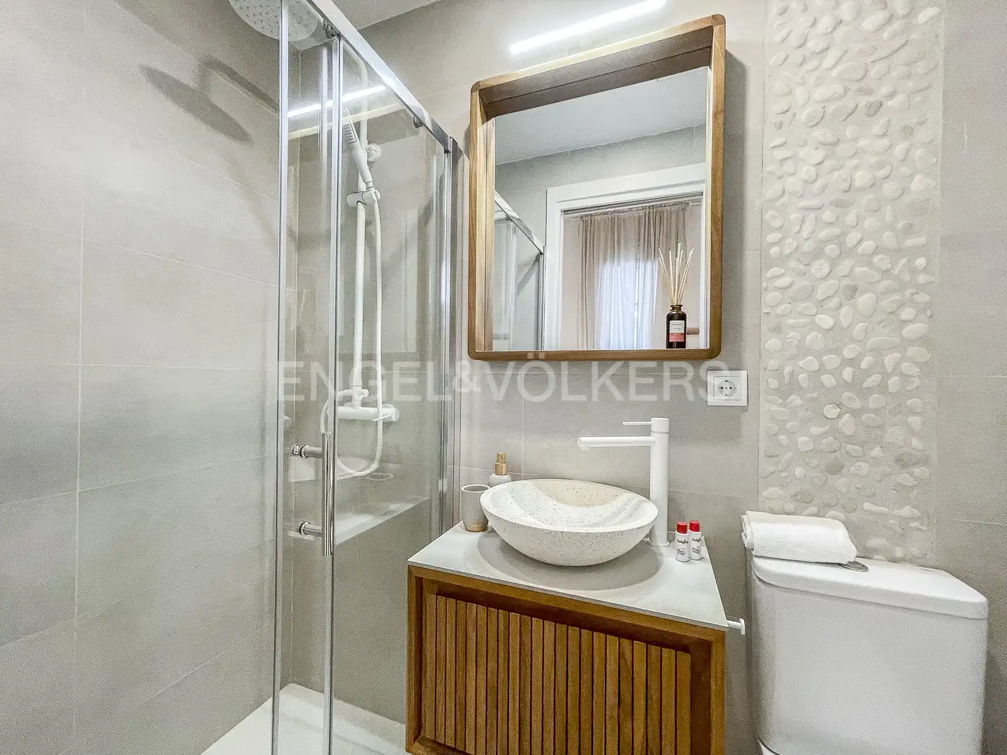 Baño de Piso de alquiler en Barcelona con Aire acondicionado, Calefacción y Amueblado