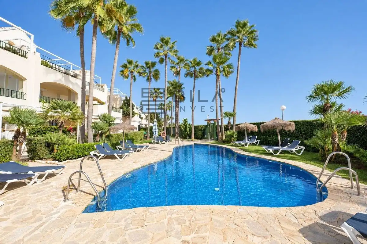 Flat with pool for sale in White Pearl Beach
