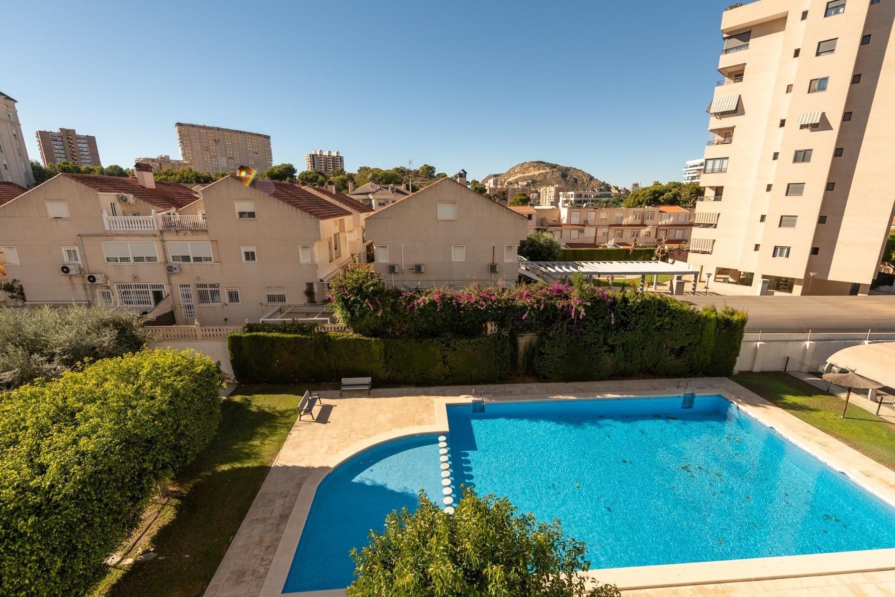 Piscina de Pis de lloguer en Alicante / Alacant amb Aire condicionat i Piscina comunitària