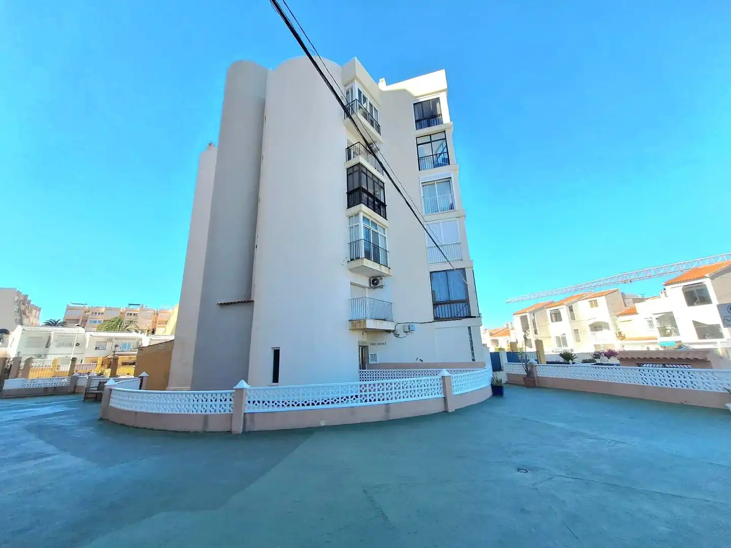 Außenansicht von Wohnung zum Verkauf in Torrevieja mit Klimaanlage und Möbliert