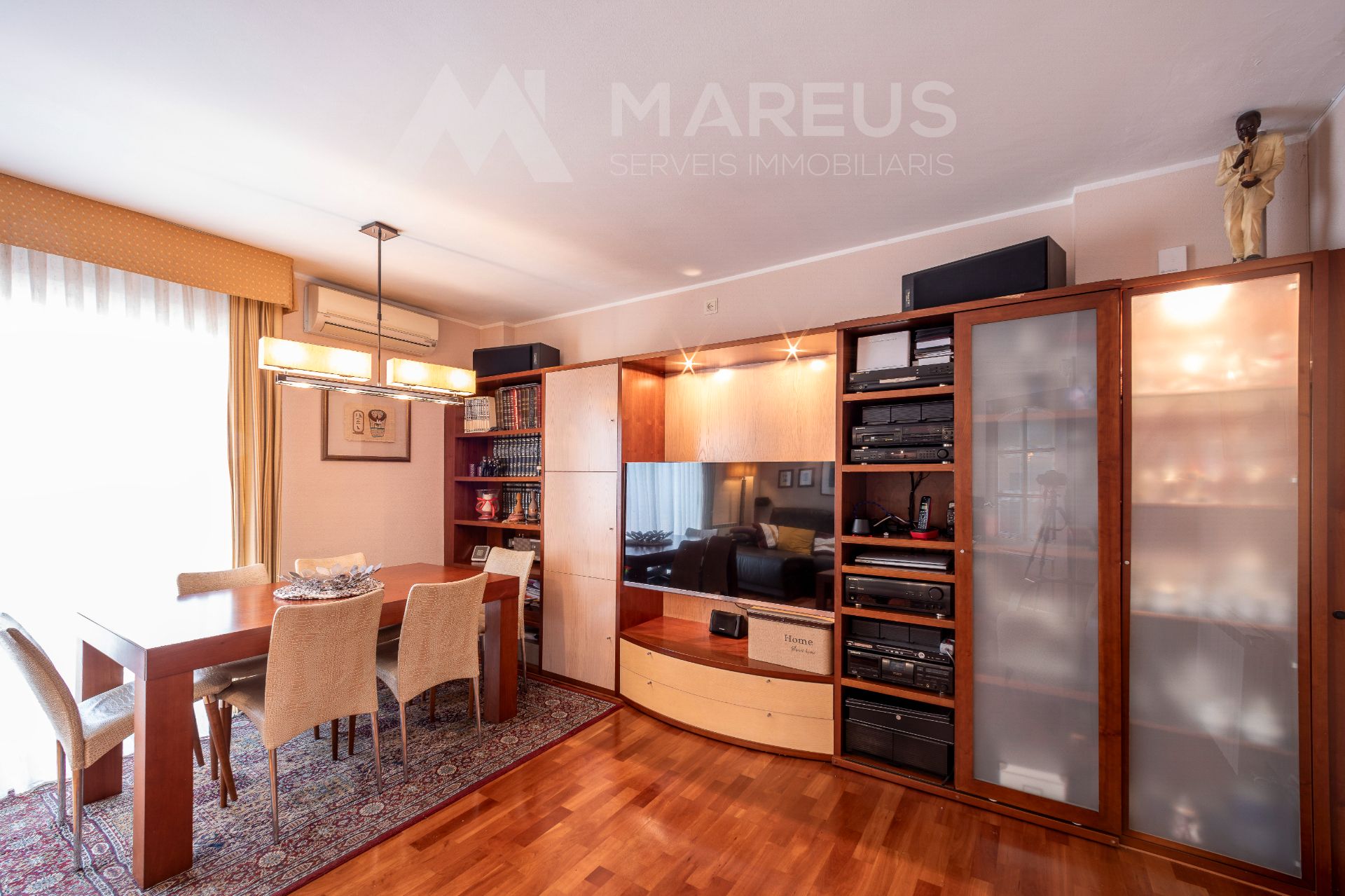 Sala d'estar de Casa adosada en venda en Martorell amb Aire condicionat, Calefacció i Parquet