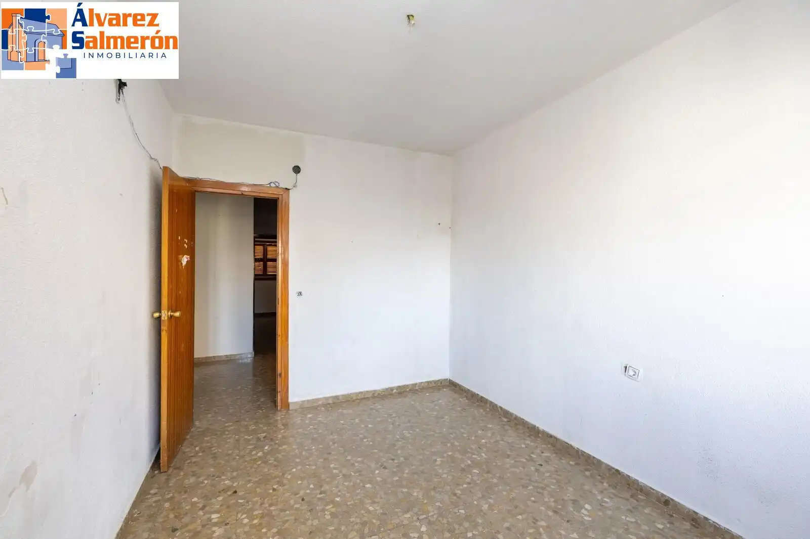 Haus oder Chalet zum Verkauf in La Zubia mit Klimaanlage, Privatgarten und Terrasse