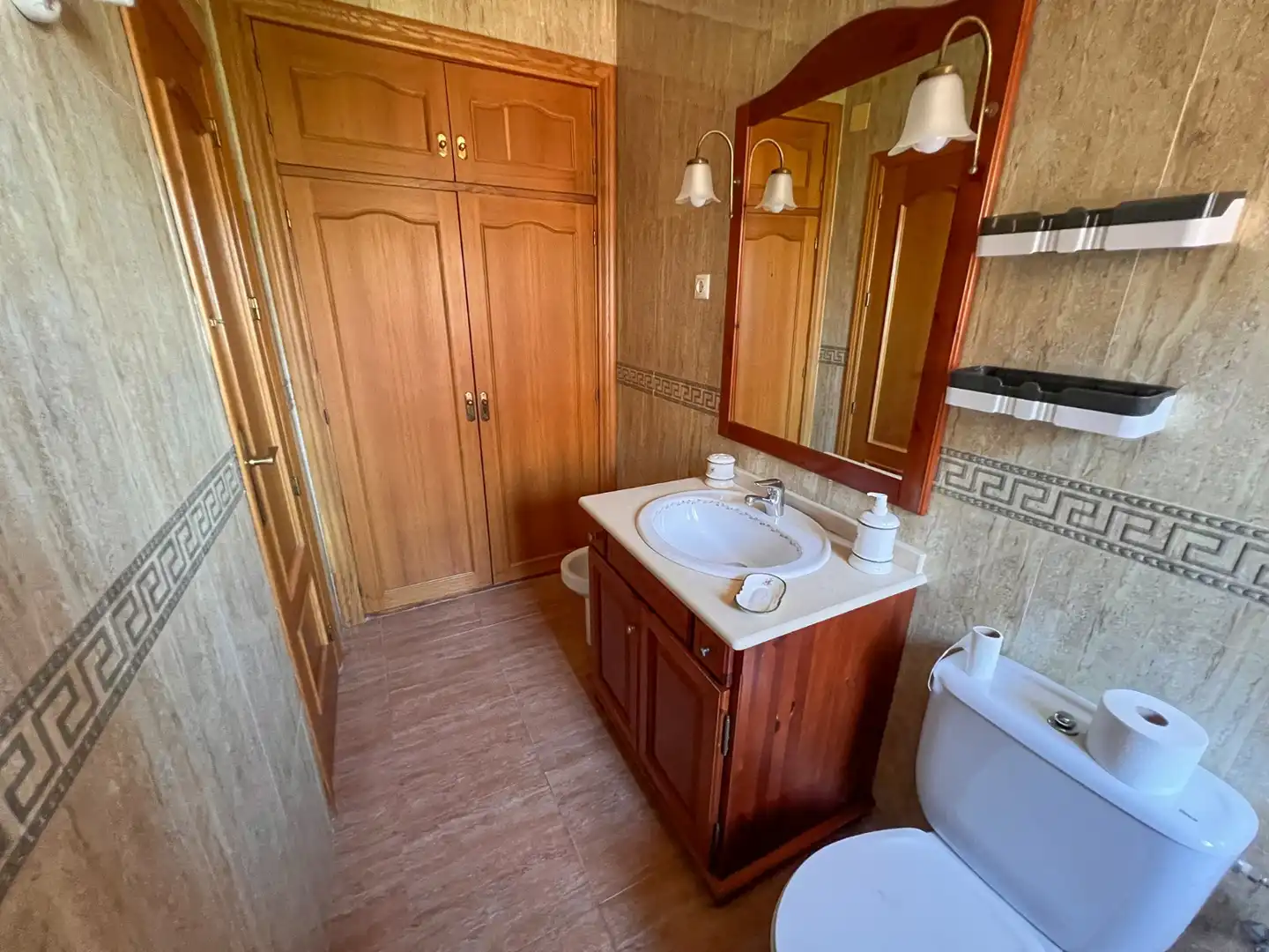 Baño de Casa adosada en venta en Torrevieja con Aire acondicionado, Calefacción y Jardín privado