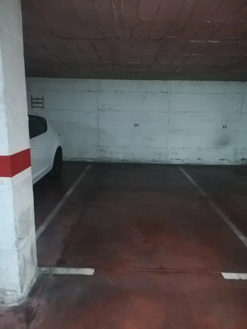 Garaje de alquiler en Calle Carretería, 77, La Goleta - San Felipe Neri