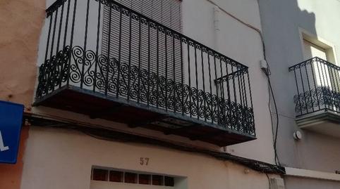 Foto 2 de Casa adosada en venta en Carrer de Santa Bàrbara, 57, Càlig, Castellón