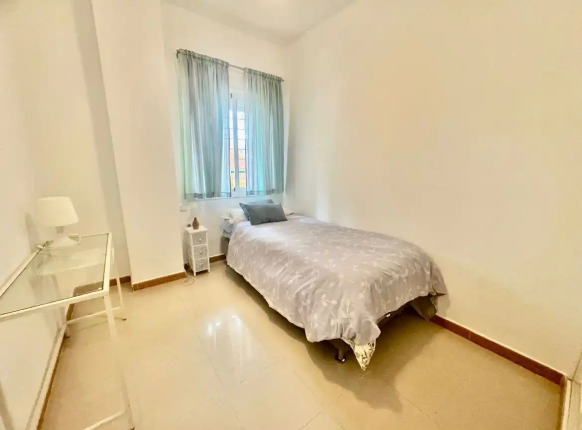 Bedroom of Flat for sale in Fuengirola  with Air Conditioner, Terrace and Furnished