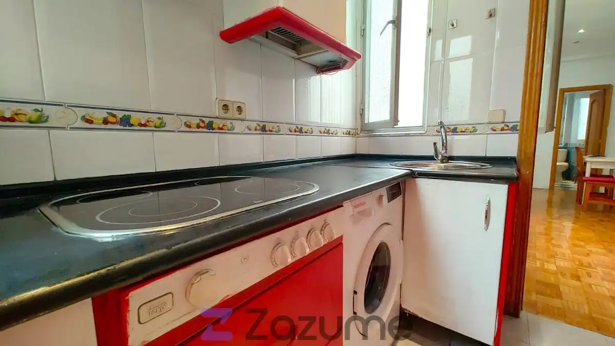 Piso de alquiler en C. del Mesón de Paredes, Embajadores - Lavapiés