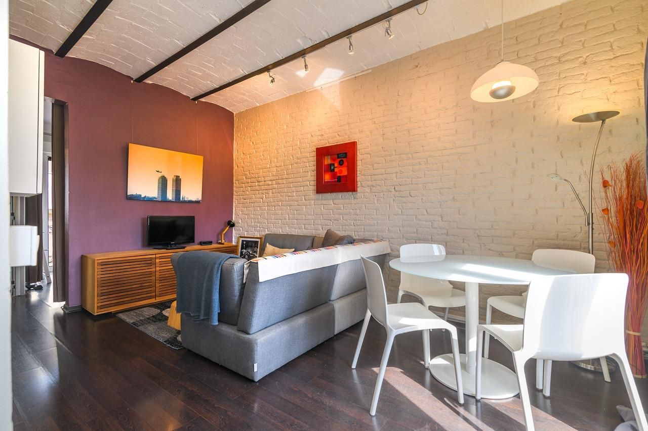 Sala d'estar de Pis en venda en  Barcelona Capital amb Aire condicionat, Parquet i Balcó