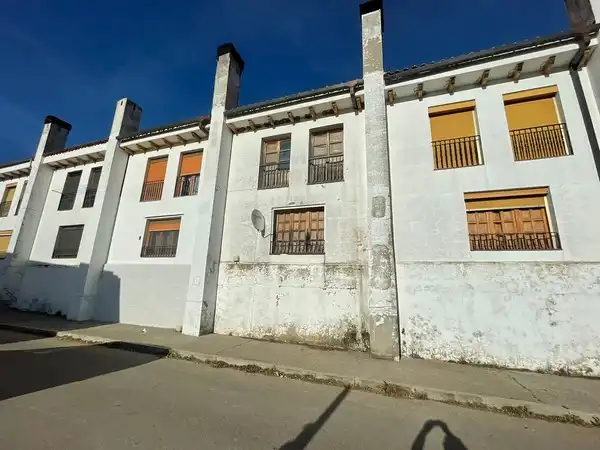 Houses for sale in Alcalde Baldomero Redondo, Mucientes