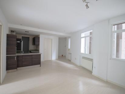 Sala d'estar de Pis en venda en Vitoria - Gasteiz amb Calefacció