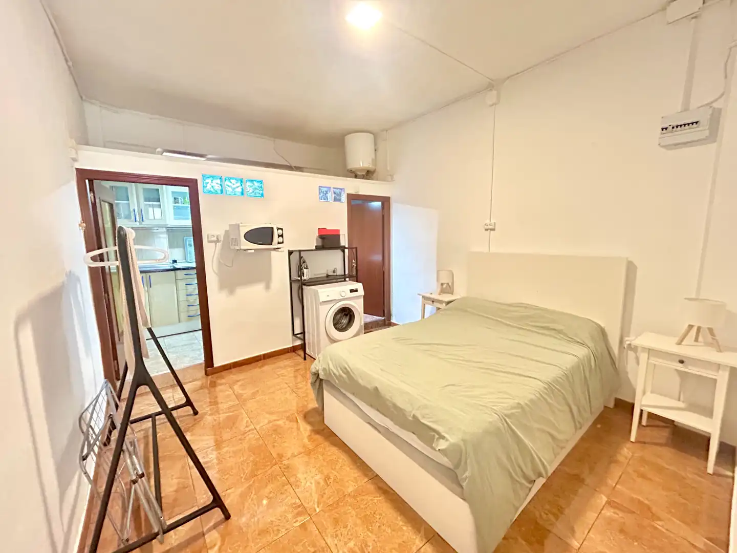 Habitación de Local en venta en Valencia