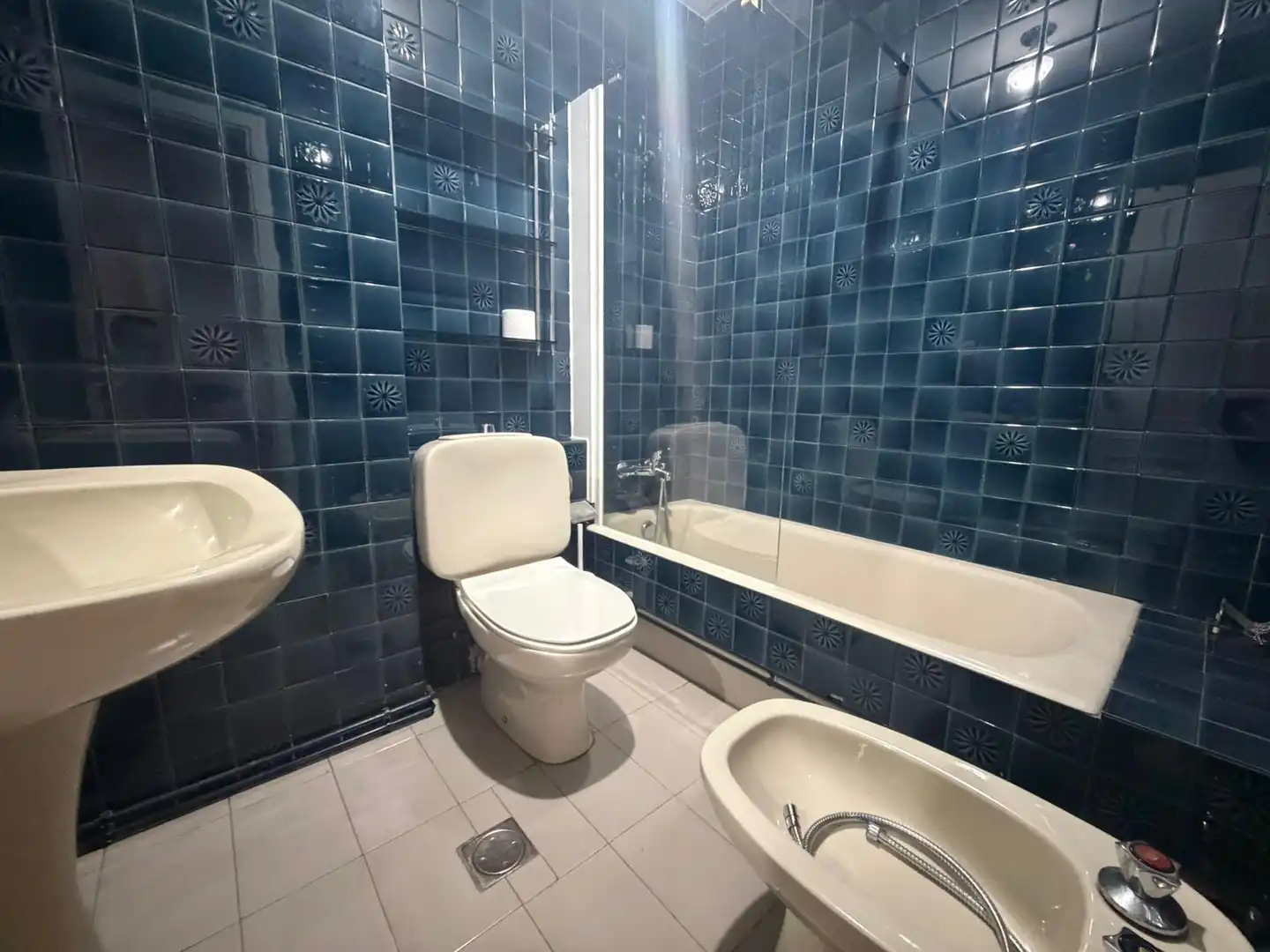 Bathroom of Flat for sale in A Coruña Capital   with Parquet flooring, Furnished and Oven