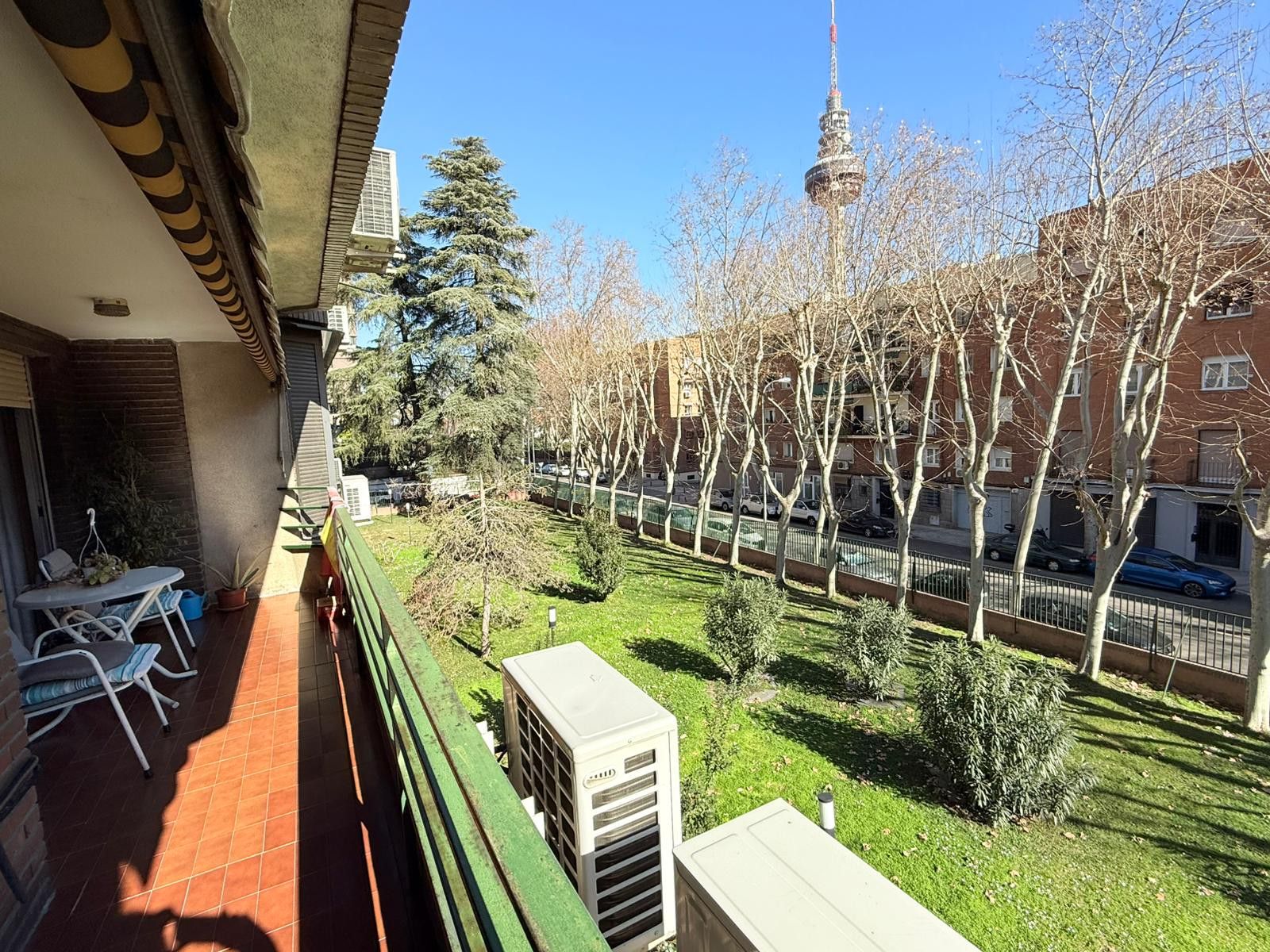Exterior view of Apartment for sale in  Madrid Capital  with Air Conditioner, Heating and Private garden
