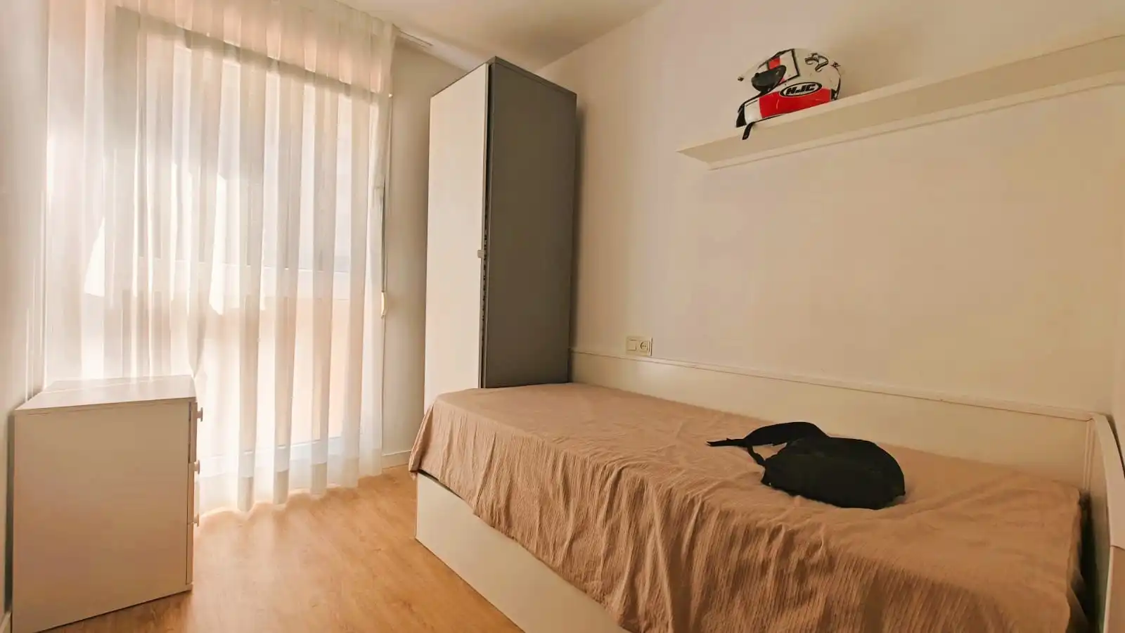 Bedroom of Flat for sale in Valencia  with Air Conditioner, Furnished and Oven