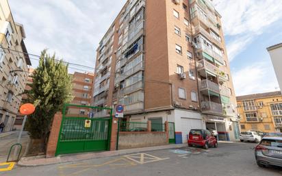 Vista exterior de Pis en venda en  Granada Capital amb Aire condicionat, Calefacció i Terrassa