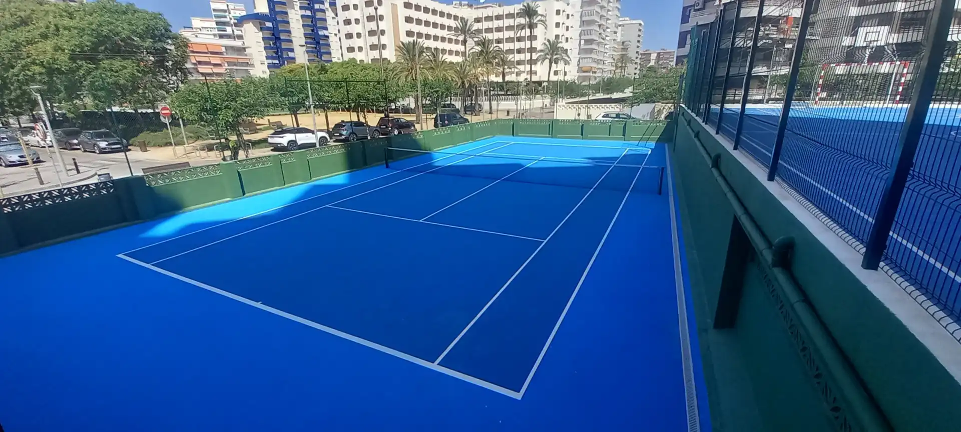 Aparcament de Pis en venda en Gandia amb Terrassa, Traster i Piscina comunitària