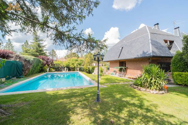 Casa-chalet en Venta en Castillo Campodón