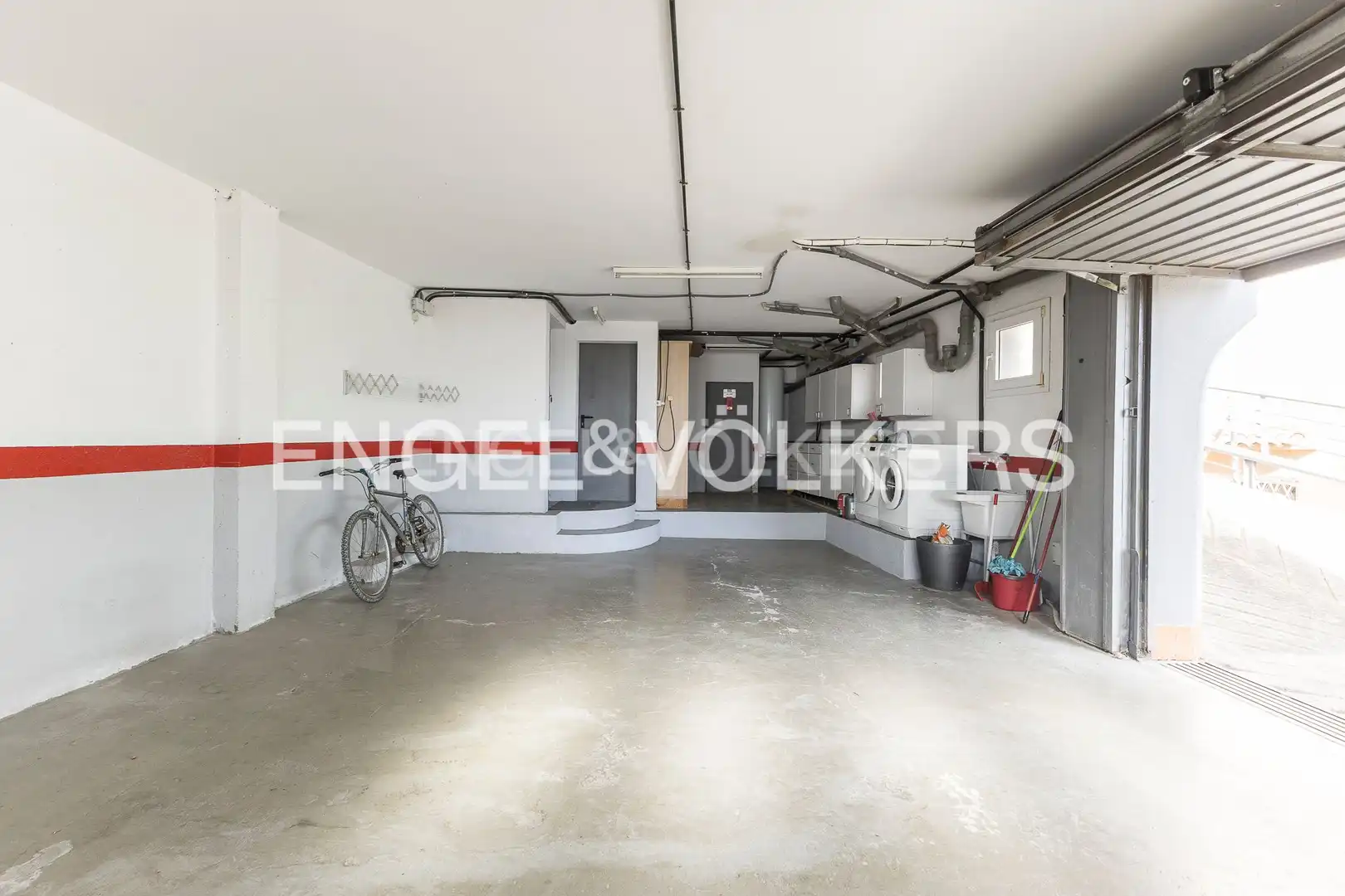 Houses for sale in Barcelona  with Air Conditioner, Heating and Private garden