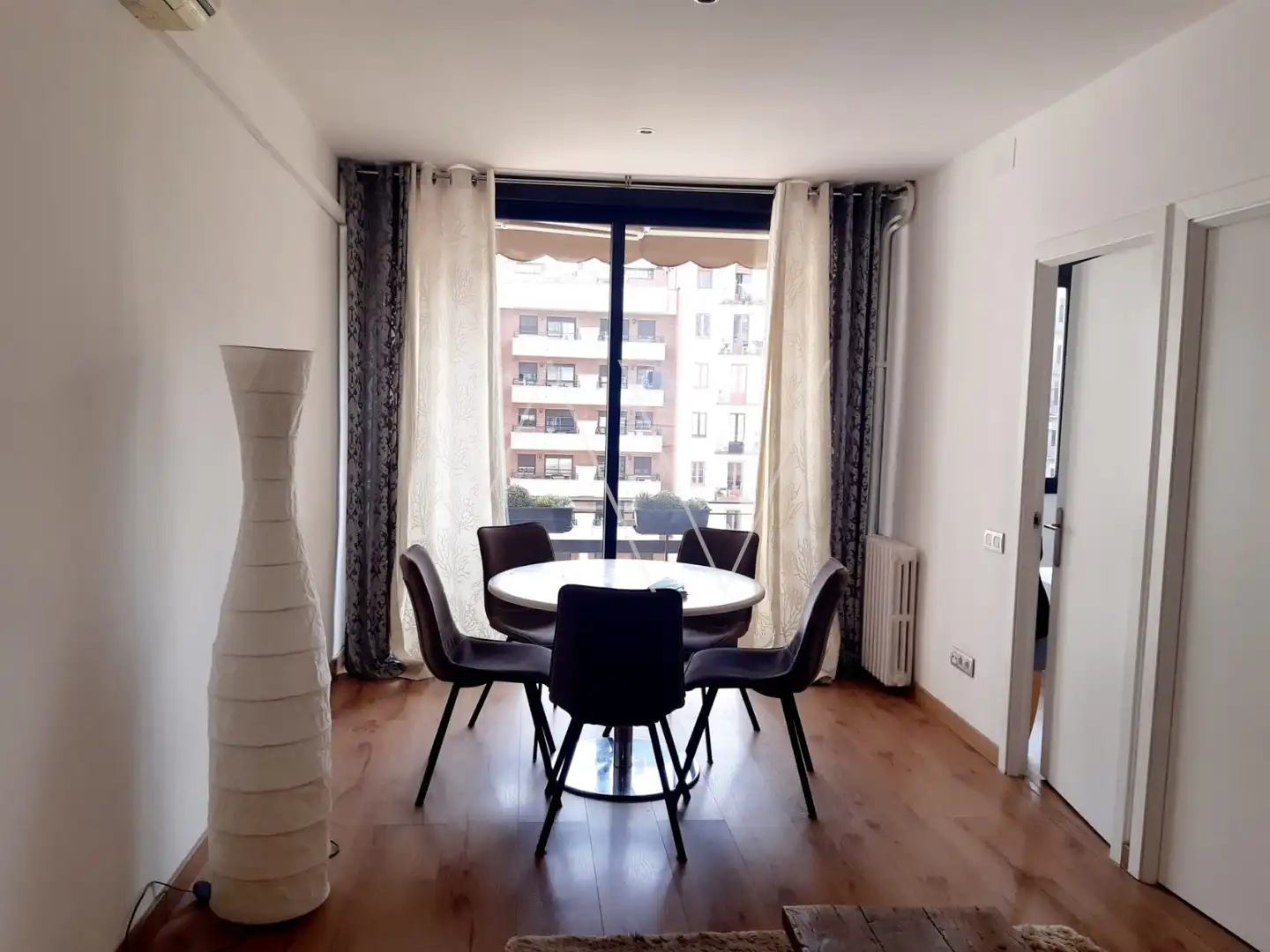 Comedor de Piso en venta en Barcelona con Aire acondicionado, Calefacción y Amueblado