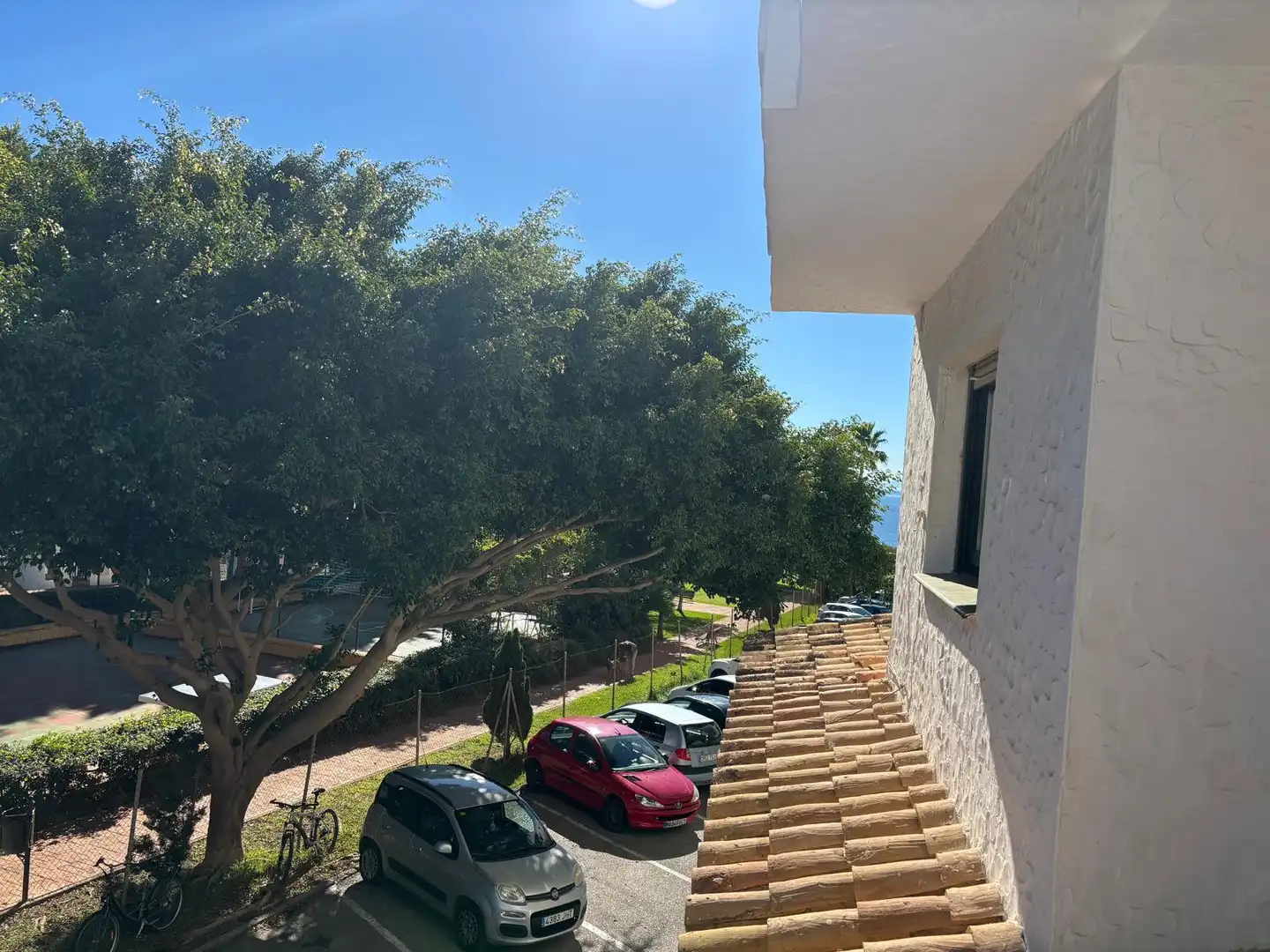 Exterior view of Ground floor for sale in Estepona  with Terrace, Swimming Pool and Community pool