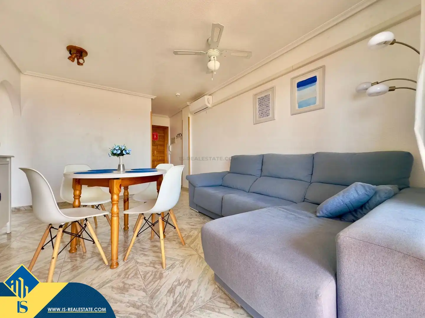 Living room of Flat for sale in Torrevieja  with Terrace, Furnished and Community pool