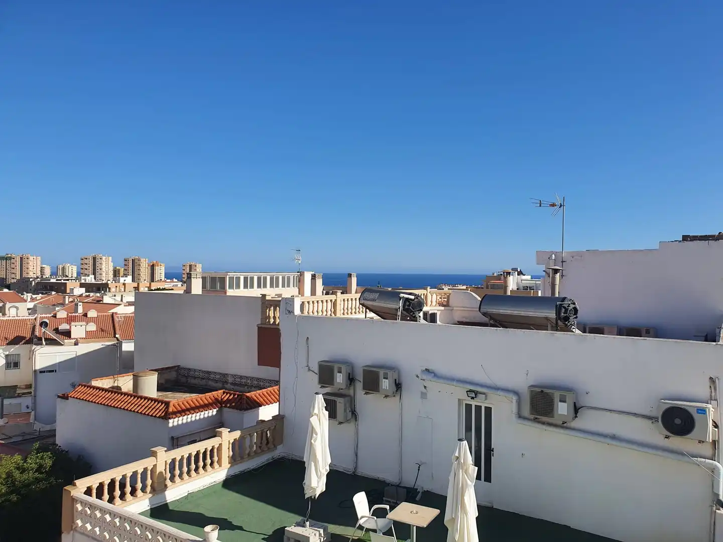 Vista exterior de Ático de alquiler en Roquetas de Mar con Aire acondicionado, Calefacción y Parquet