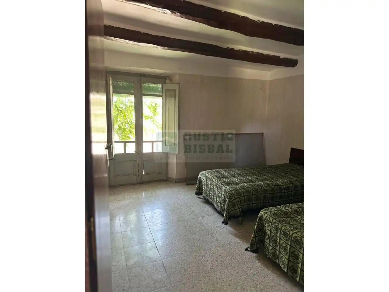 Habitación de Finca rústica en venta en Saus, Camallera i Llampaies con Terraza
