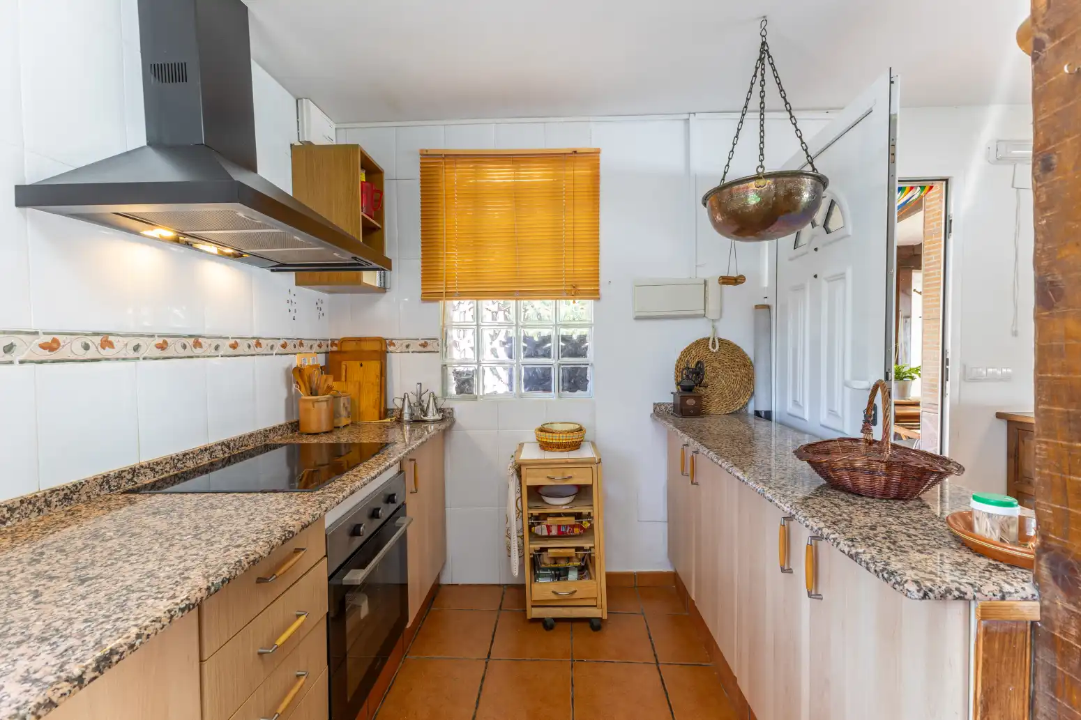Cuina de Casa o xalet en venda en Albalat dels Tarongers amb Terrassa i Moblat