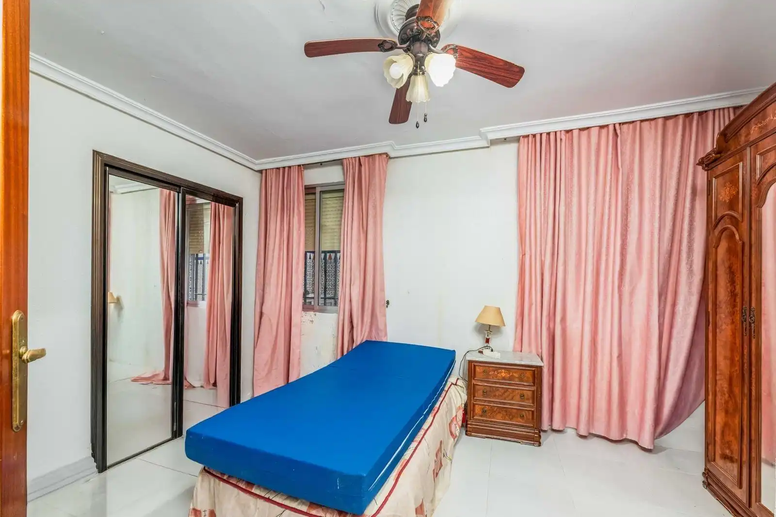 Habitación de Piso en venta en Sevilla con Aire acondicionado