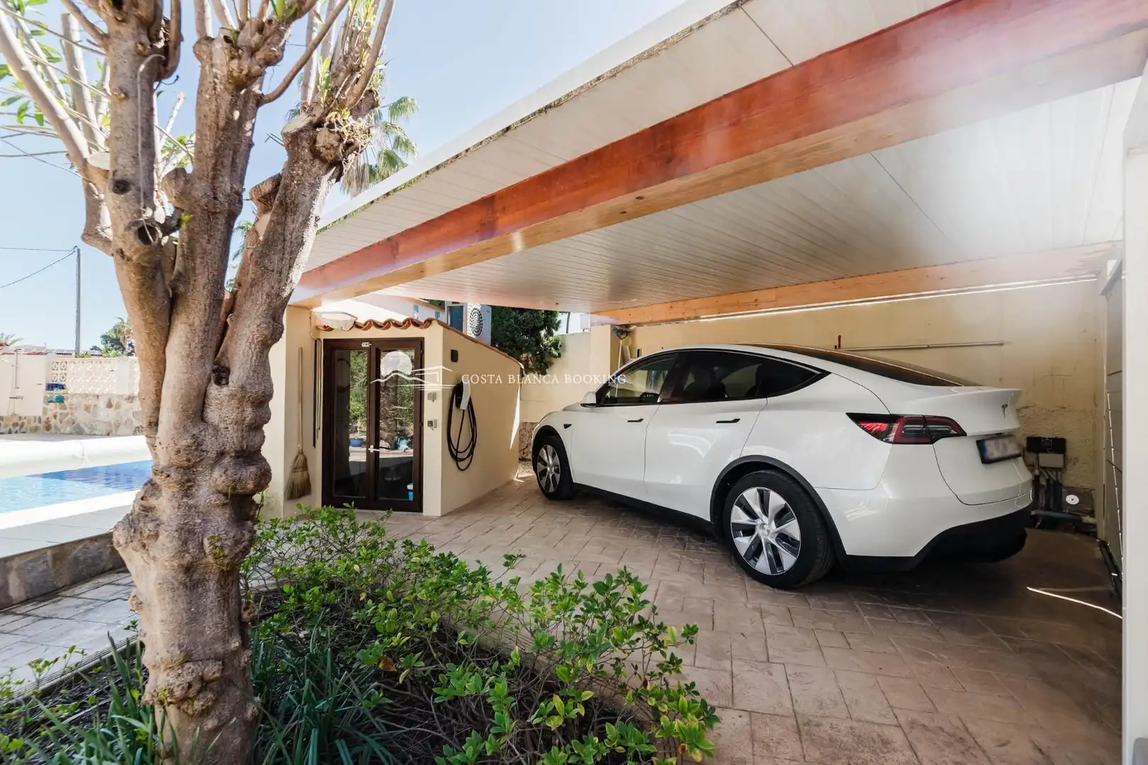 Vista exterior de Casa o xalet en venda en L'Alfàs del Pi amb Aire condicionat, Calefacció i Jardí privat