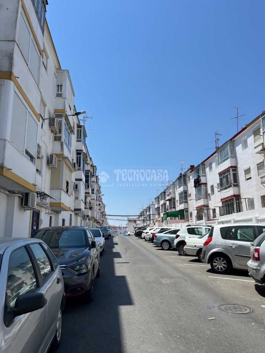 Exterior view of Flat for sale in Carmona  with Air Conditioner and Terrace