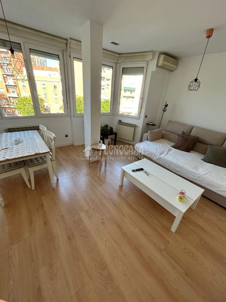 Dormitori de Pis en venda en  Madrid Capital