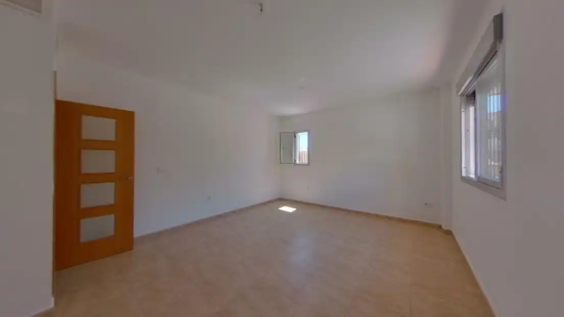 Piso con ascensor en venta en Calle POLO MEDINA 17, imagen 2