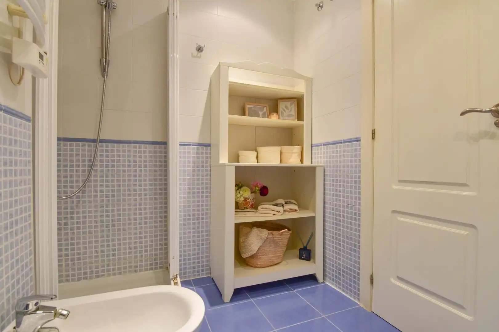 Baño de Piso de alquiler en Puçol con Aire acondicionado, Jardín privado y Terraza