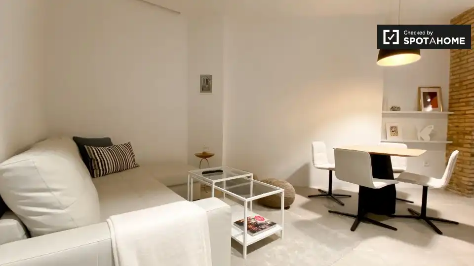 Living room of Flat for rent in Valencia  with Air Conditioner, Heating and Furnished