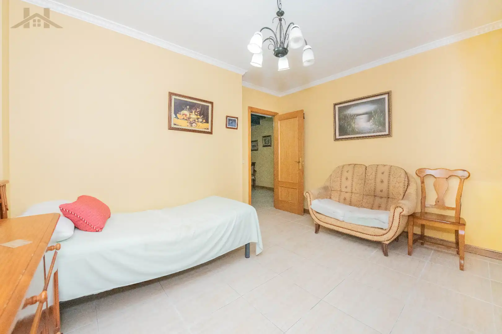 Dormitori de Casa adosada en venda en Villaviciosa de Odón amb Calefacció, Jardí privat i Terrassa