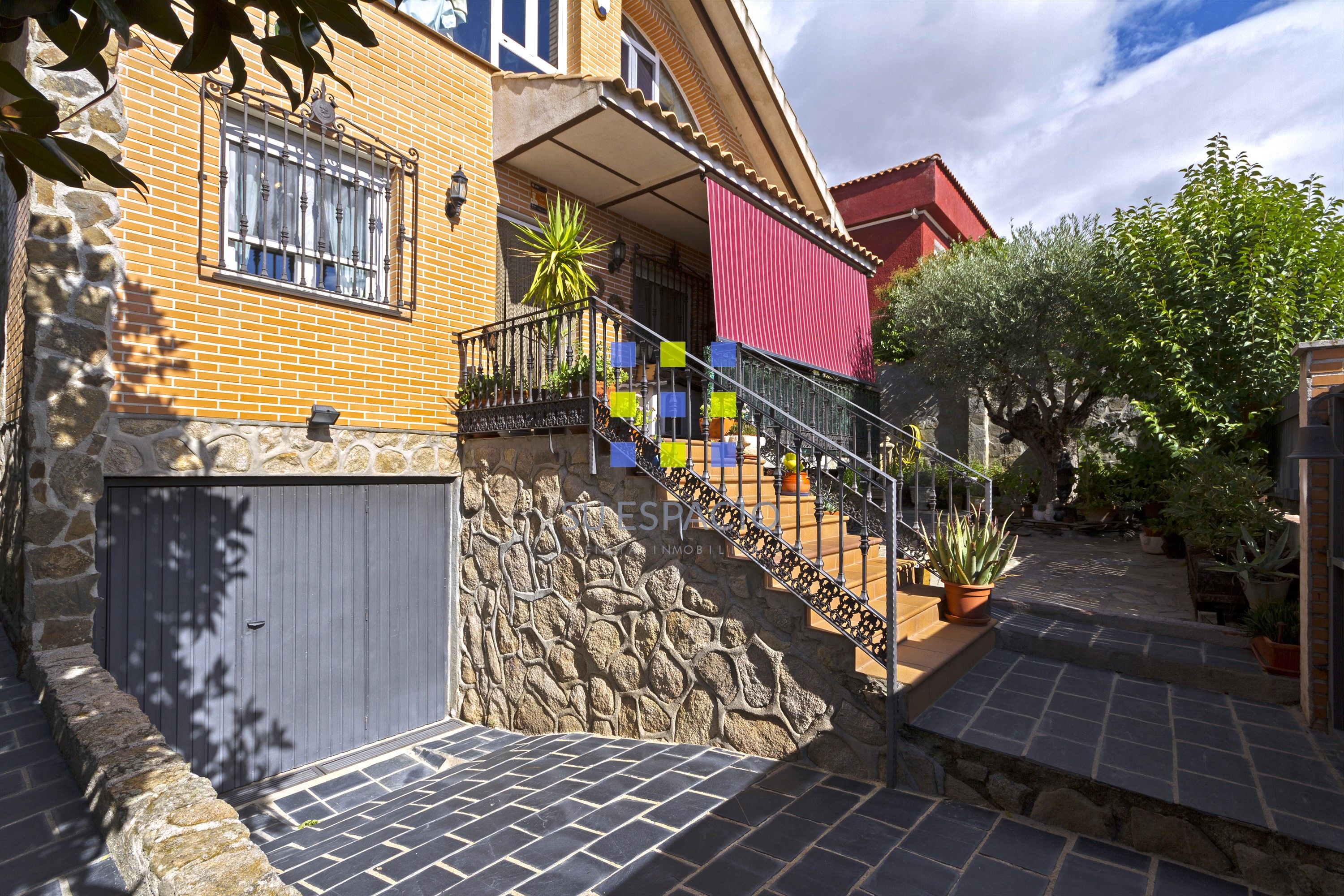 Vista exterior de Casa o xalet en venda en Carranque amb Aire condicionat, Calefacció i Jardí privat