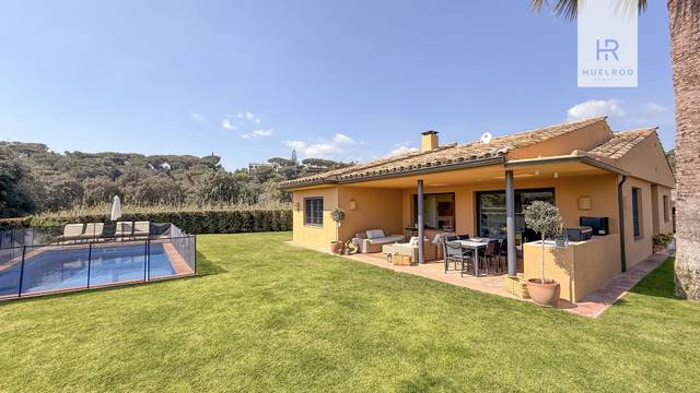 Casa-chalet en Venta en Urbanización Supermaresme en Supermaresme