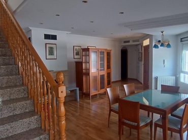 Casa amb balcó de lloguer a Calle Monseñor José Manuel Lorca Planes 46
