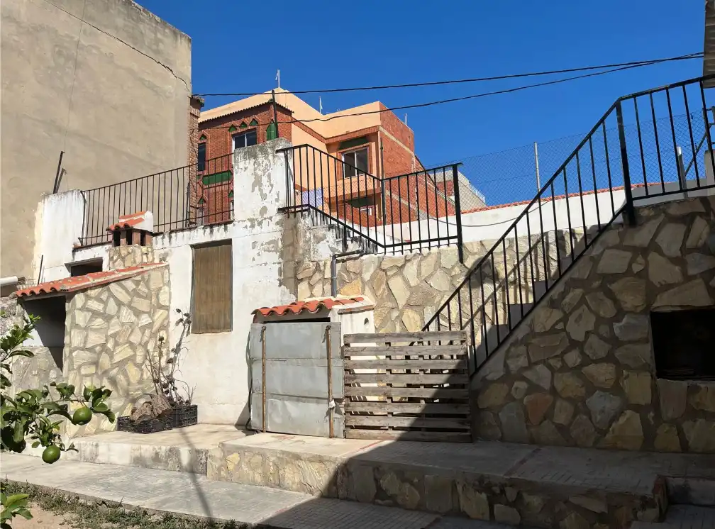 Vista exterior de Casa o xalet en venda en Benaguasil amb Jardí privat, Terrassa i Traster