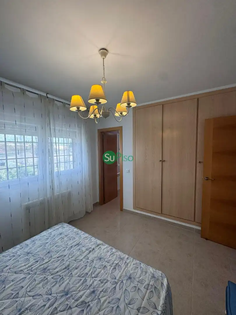 Dormitori de Casa adosada en venda en Illescas amb Calefacció, Jardí privat i Piscina