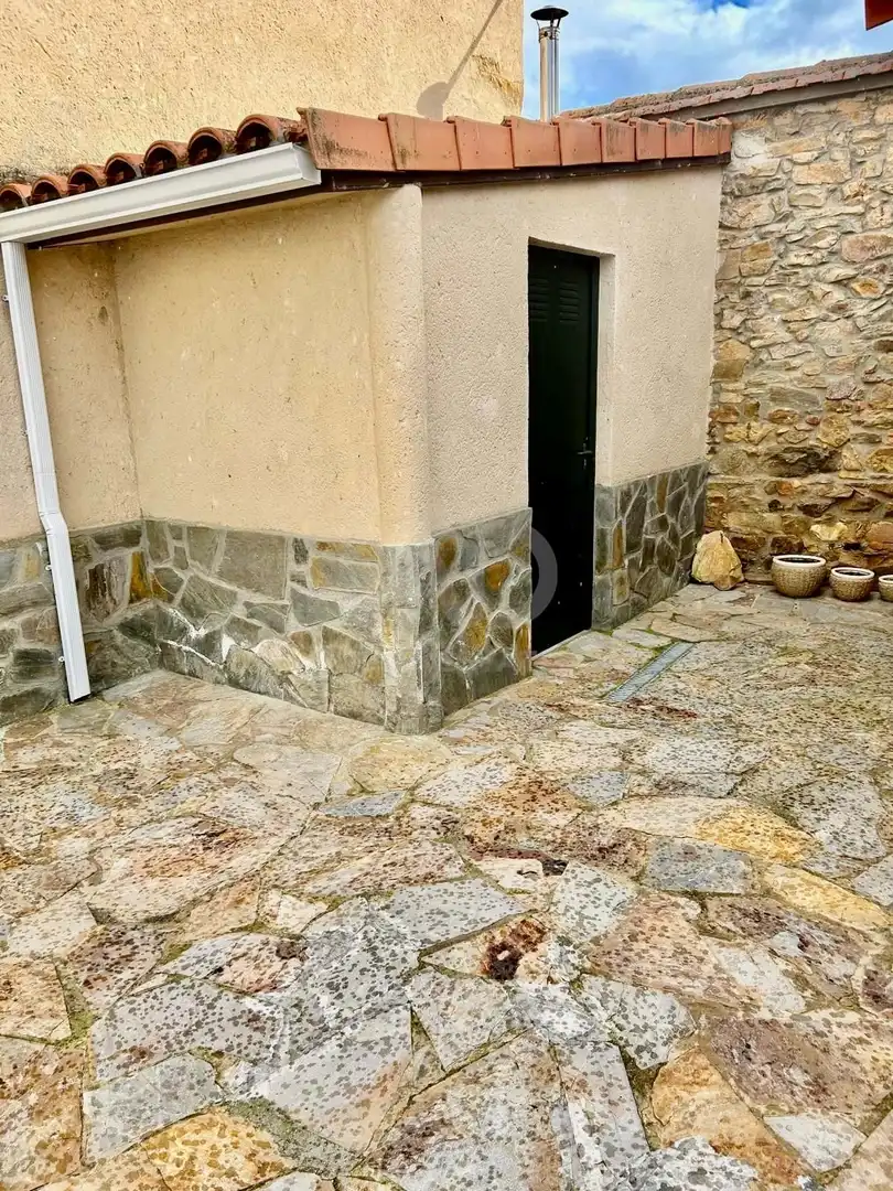 Vista exterior de Casa o xalet en venda en Ayoó de Vidriales amb Calefacció i Terrassa