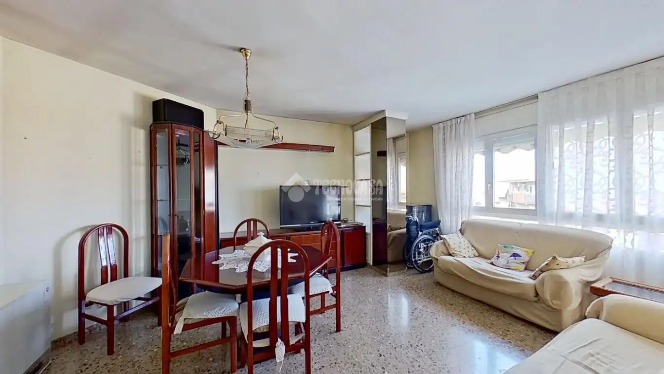 Sala d'estar de Pis en venda en Manresa amb Aire condicionat i Balcó