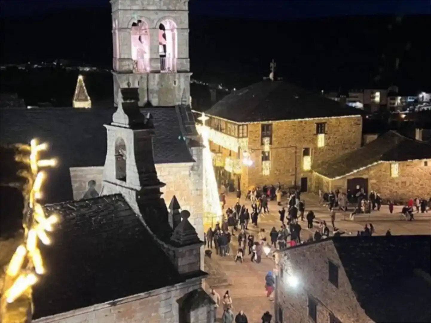 Vista exterior de Casa adosada en venda en Puebla de Sanabria, Zamora