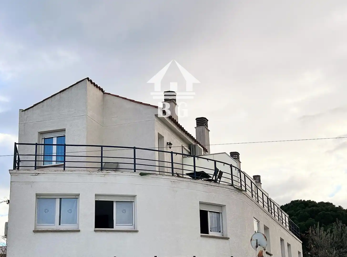 Vista exterior de Casa adosada en venda en Llançà amb Aire condicionat, Calefacció i Jardí privat