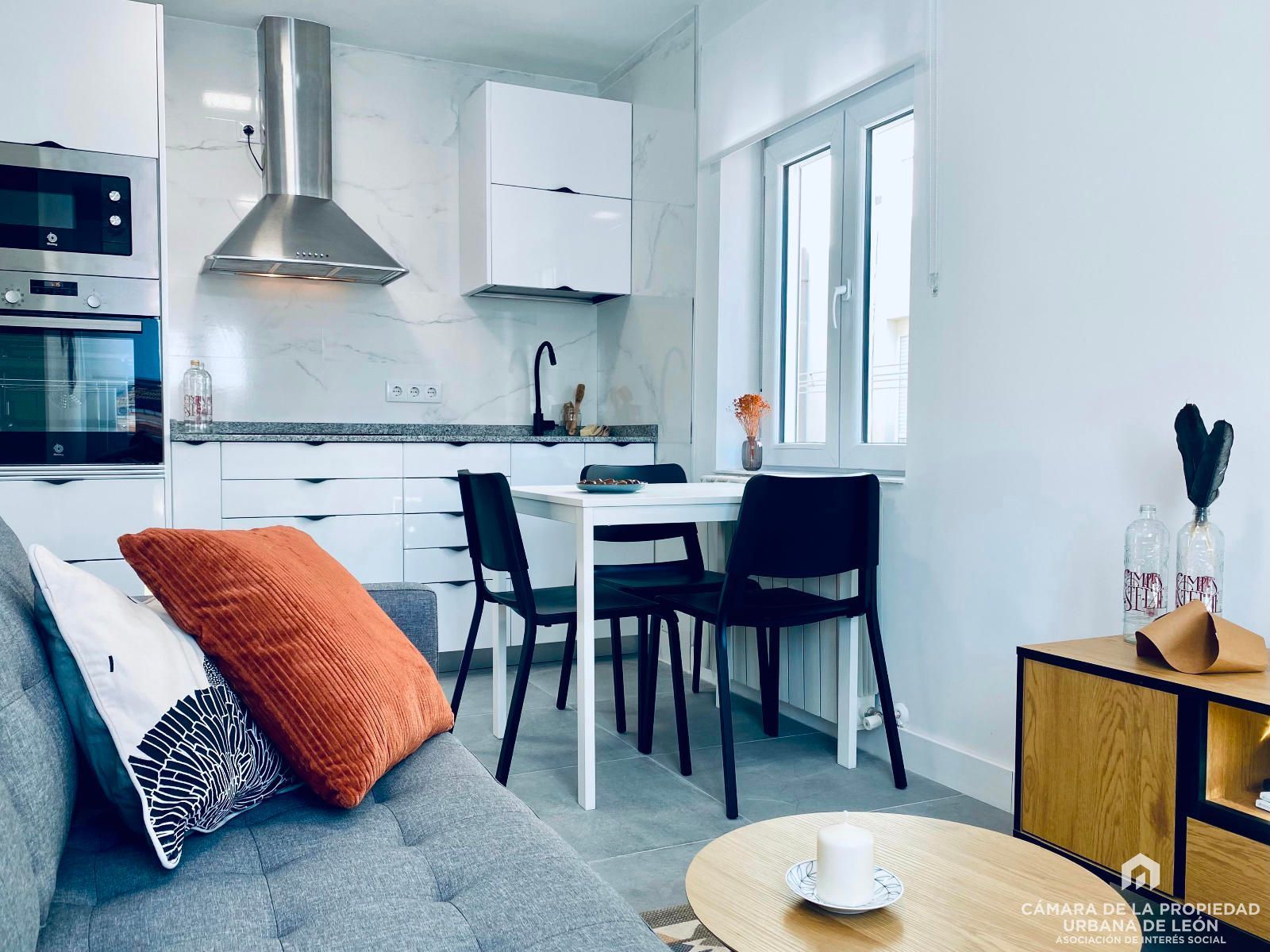 Kitchen of Flat to rent in León Capital   with Heating