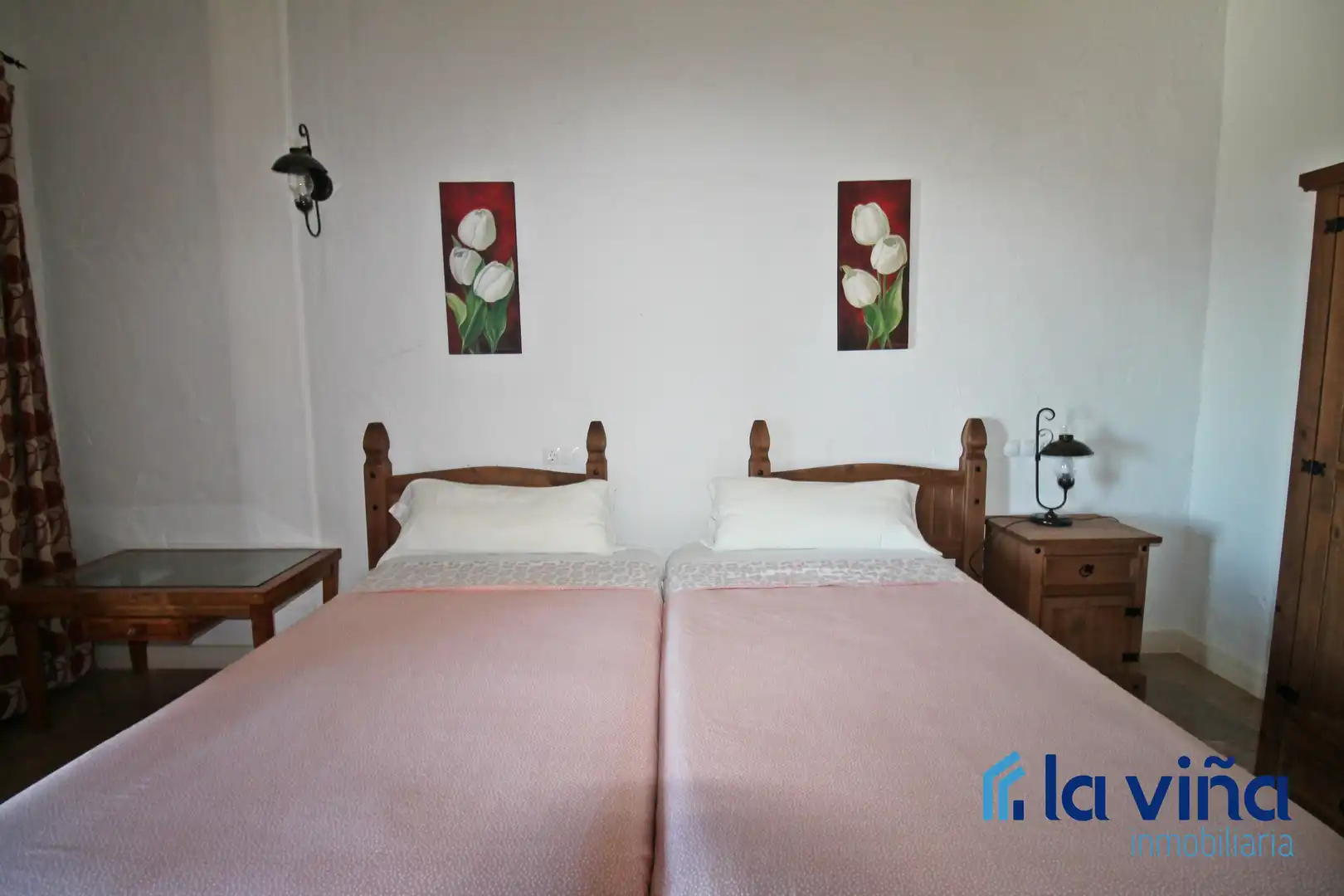 Habitación de Finca rústica en venta en Martín de la Jara con Aire acondicionado, Jardín privado y Trastero