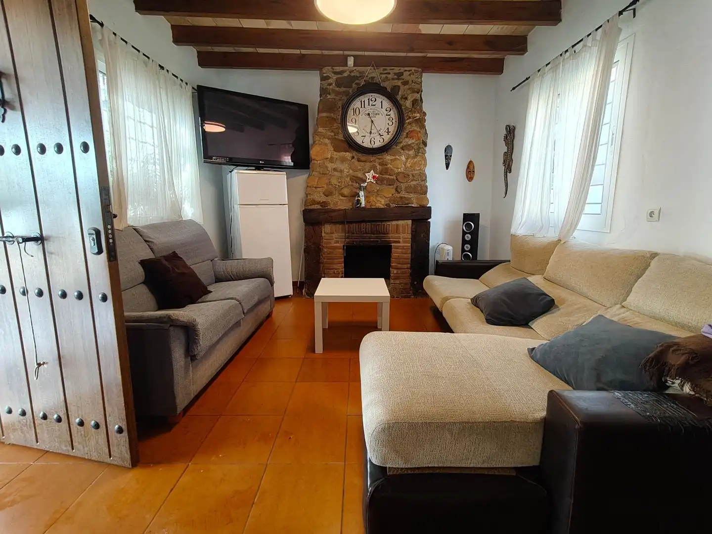 Sala d'estar de Finca rústica en venda en Almogía amb Aire condicionat, Terrassa i Piscina